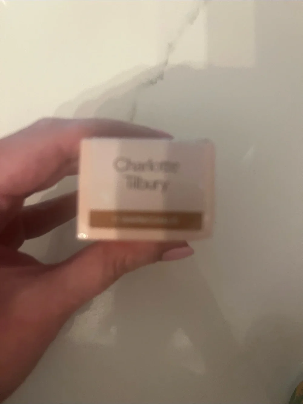 Charlotte Tilbury Airbrush Flawless foundation 11 warm